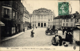 Delcampe - CPA Banque Auxerre La Place Du Marche Et La Caisse D'Epargne - Banken