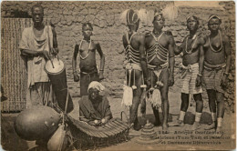 Delcampe - Musiciens Et Danseurs Djennenkes - Unclassified