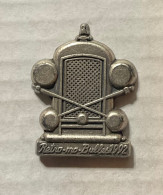 Delcampe - PIN'S   THEME  VOITURE CALANDRE EN RELIEF  RETRO MO BULLES 1992  SIGNE PICHARD - Otros & Sin Clasificación