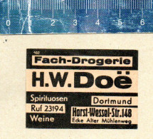 Delcampe - FACH DROGERIE H.W. DOË SPIRITUOSEN WEINE - DORTMUND - ALTES DEUTSCHES STREICHHOLZ ETIKETT - OLD MATCHBOX LABEL GERMANY - Scatole Di Fiammiferi - Etichette