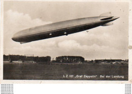 Delcampe - 4V5Jm  Carte Photo Dirigeable L Z 127 Graf Zeppelin Bei Der Landung - Dirigibili