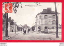 Delcampe - F-77-Mormant-01P65  Rue De Paris, L'hôtel Du Dauphin, Petite Animation, Cpa BE - Mormant