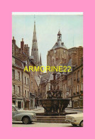 Delcampe - CPM GUINGAMP  Place Du Centre, La Pompe, Jolie Fontaine De La Renaissance Dite La Plomée - Guingamp