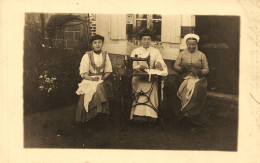 Delcampe - Métier Couture * Carte Photo * Couturières Et Machine à Coudre * Femmes Coiffe - Sonstige & Ohne Zuordnung