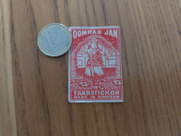 Delcampe - étiquette Boîte D'allumettes SUEDE "OOMRAO JAN - TANDSTICKOR" - Boites D'allumettes - Etiquettes