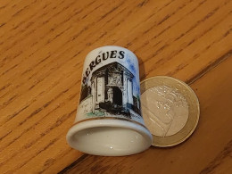 Delcampe - Dé à Coudre Porcelaine "BERGUES" - Dedales
