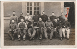 Delcampe - Les Bottiers Du 10è             Ie6 - Kasernen