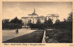 Delcampe - Tilsit Adolf-Hitler-Platz U. Grenzlandtheater Postkarte AK - Ostpreussen