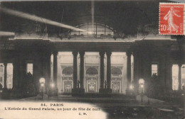 Delcampe - Paris L Entree Du Grand Palais Un Jour De Fete De Nuit - Autres Monuments, édifices