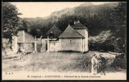 Delcampe - CPA Le Dauphiné, Fourvoirie, Distillerie De La Grande-Chartreuse, Un Cycliste En Train De Parler Au Religieux - Chartreuse