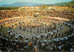 Delcampe - CPSM Folklore Et Couleurs Du Roussillon Ceret Ville D'Art Et De Traditions Catalanes La Sardane Germ - Roussillon