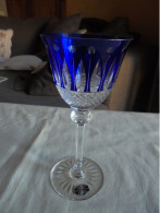 Delcampe - Vintage - Verre à Vin Roemer Couleur Bleu Marine Modèle Tomy Cristal St Louis - Vidrio & Cristal