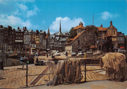 Delcampe - Carte Postale 14.  Honfleur Jolie Vue La Lieutenance Filets De Pêche - Honfleur