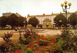 Delcampe - Carte Postale 17. Rochefort Jolie Vue La Place Colbert - Rochefort