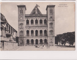 Delcampe - AJC - Madagascar -  Tanannarive - Palais De Justice -------------etat Bord Droit ------------------- - Madagaskar