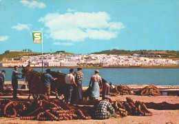 Delcampe - VILA REAL DE SANTO ANTÓNIO - Recolha De Redes De Pesca E Ayamonte Ao Fundo  (2 Scans) - Faro
