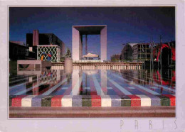 Delcampe - 92 - La Défense - L'Esplanade De La Défense Et La Grande Arche - CPM - Flamme Postale De Puteaux 92 - Voir Scans Recto-V - La Defense