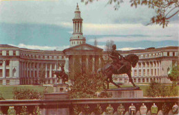 Delcampe - Etats-Unis - Denver - City And County Building - As Seen From Denver's Famed Civic Center - Statue - CPM - Voir Scans Re - Denver