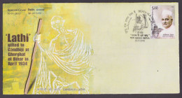 Delcampe - Inde India 2013 Special Cover Wooden Stick, Mahatma Gandhi, Indian Independence Leader, Philospher, Patna - Lettres & Documents