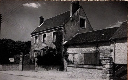 Delcampe - Abbéville La Rivière.    Le Foyer Communautaire.       (446) - Etampes