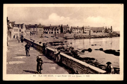 Delcampe - 29 - ILE DE SEIN - LE PORT ET LE QUAI - Ile De Sein