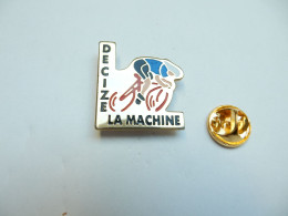 Delcampe - Beau Pin's , Cyclisme Vélo , Decize - La Machine , Nièvre - Cyclisme
