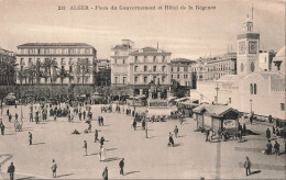 Delcampe - ALGERIE - Alger - Place Du Gouvernement - Hôtel De La Régence - Kiosque - Animé - Carte Postale Ancienne - Algerien