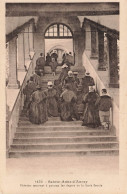 Delcampe - FRANCE - Sainte Anne D Auray - Pélerins Montants à Genoux Les Degres De La Scala Sancta - Animé - Carte Postale - Sainte Anne D'Auray