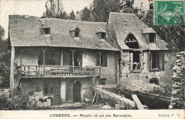 Delcampe - [-20%] FRANCE - Lourdes - Moulin Où Est Née Bernadette - Vue Générale - Carte Postale Ancienne - Lourdes