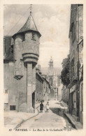 Delcampe - [-20%] FRANCE - Nevers - La Rue De La Cathédrale - Vue Générale - Carte Postale Ancienne - Nevers