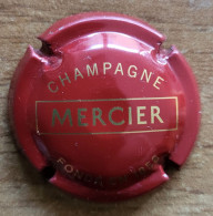 Delcampe - Capsule Champagne Mercier Bordeaux Foncé/or Encadré Nr.38a - Mercier
