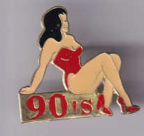Delcampe - Pin's 90'S Cigarettes Winston Pin-up Réf 8669 - Pin-ups