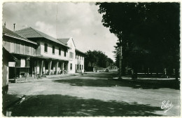 Delcampe - 40 - B16761CPSM - BISCARROSSE - La Place - Cafe - Assez Bon état - LANDES - Biscarrosse