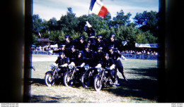Delcampe - Lot Diapo Motards Police CRS Acrobatie Moto Rattier Cemec Motard Policier Motorisé - Policia