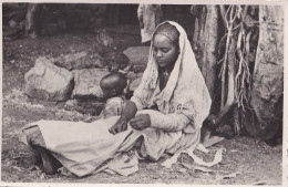 Delcampe - Eritrea Native Tigrina Woman W Child Real Photo Postcard - Eritrea
