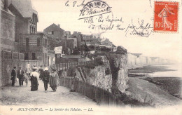 Delcampe - [-15%] CPA Ault Onival - Le Sentier Des Falaises - Animé - Ault