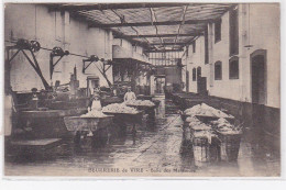 Delcampe - VIRE : La Beurrerie - Salle Des Malaxeuses - Bon état (timbre Décollé Au Dos) - Vire