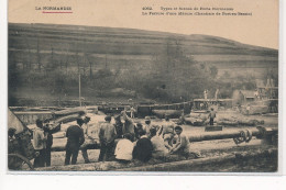 Delcampe - PORT-en-BESSIN : La Ferrure D'une Mature, Chantier - Tres Bon Etat - Port-en-Bessin-Huppain