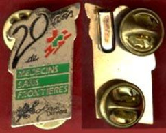Delcampe - ** PIN' S  20  ANS  -  MEDECINS  Sans  FRONTIERES ** - Médical