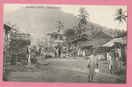 Delcampe - BA0685  Post Card   (SIERRA-LEONE) FREETOWN -  Rue Animée  +++++ - Sierra Leone