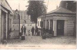 Delcampe - FR92 SAINT CLOUD - 71 - La Caserne D'infanterie - Animée  Belle - Saint Cloud
