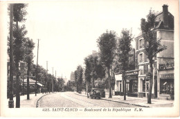 Delcampe - FR92 SAINT CLOUD - EM 4511 - Avenue De La République Voiture - Animée  Belle - Saint Cloud