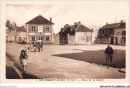Delcampe - CAR-AAVP3-78-0180 - LES ESSARTS-LE-ROI - S Et O - Place De La Mairie - Les Essarts Le Roi