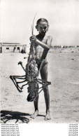 Delcampe - 5V5HYO   Mauritanie Port Etienne Langouste Géante Et Enfant - Mauretanien