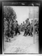 Delcampe - Italia Negative Photo World War Grande Guerra 1918 Basso Piave. Funerali Generale Umberto Fadini, Medaglia D'Oro - Diapositive