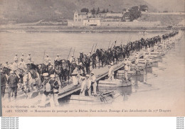Delcampe - 38) VIENNE - MANOEUVRES DE PONTAGE - PONT ACHEVE - PASSAGE DU 17 EME DRAGONS -  ( 2 SCANS ) - Vienne