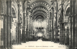 Delcampe - CPA Vezealy Basilique De La Madeleine La Nef - Vezelay