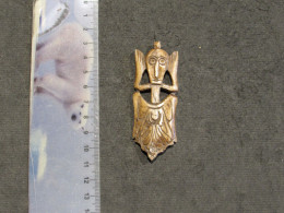 Delcampe - AMULETTE EN OS - ART ASIATIQUE ???? - Otros & Sin Clasificación