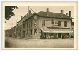 Delcampe - 51.MOURMELON LE GRAND.ENTREE DE LA RUE THIERS.GRAND CAFE DU COMMERCE - Mourmelon Le Grand