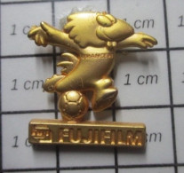 Delcampe - PINSP02 ARTHUS BERTRAND : MONDIAL FOOT 98 FOOTIX METAL BROSSE FUJIFILM METAL JAUNE - Arthus Bertrand